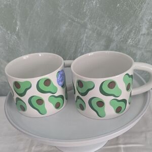 2 Avocado Patterned Stoneware Mugs with 3D Avocado Inside Mug NIB